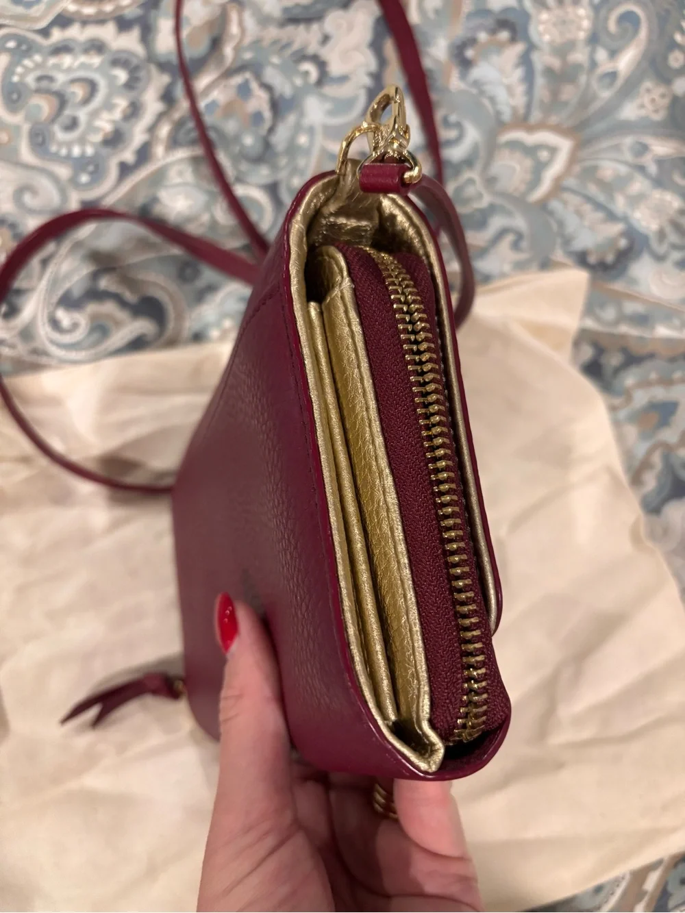 Tory Burch McGraw Burgundy Maroon Wine Pebbled Leather Wallet Crossbody